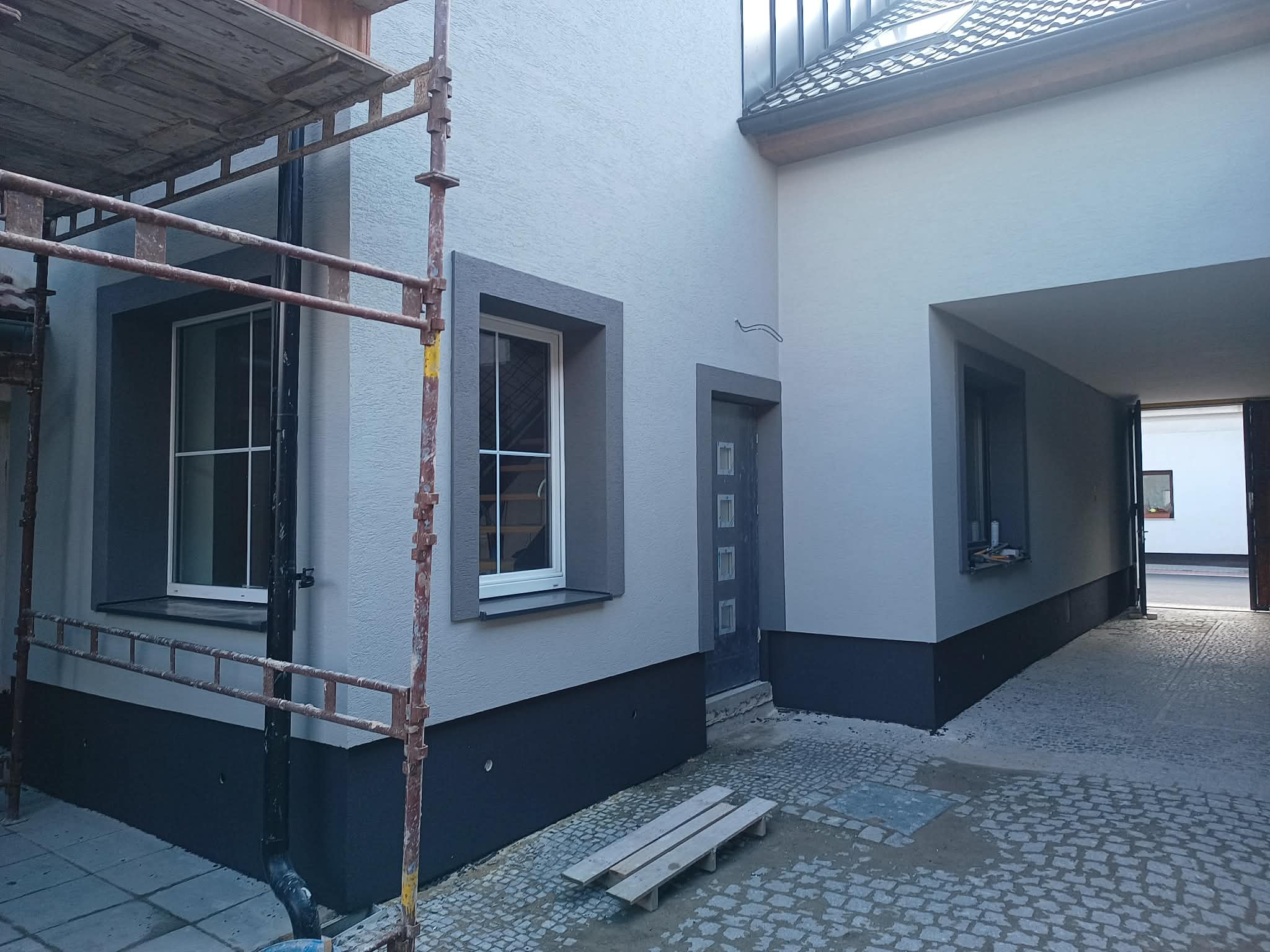 Detail nové fasády a ostění oken